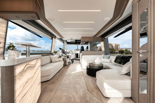 Galeon 800 Fly image