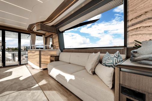 Galeon 800 Fly image