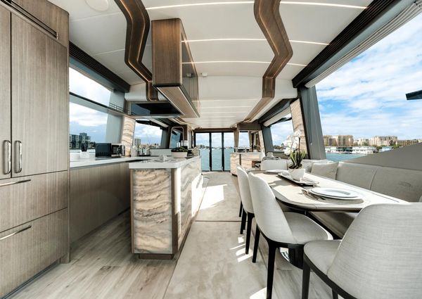 Galeon 800 Fly image