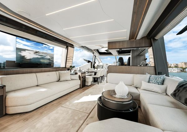 Galeon 800 Fly image