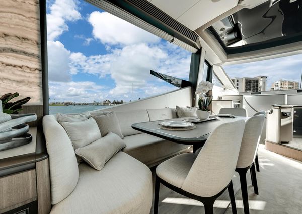 Galeon 800 Fly image