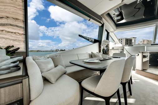 Galeon 800 Fly image