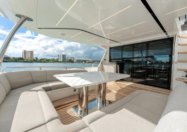 Galeon 800 Fly image