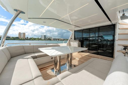 Galeon 800 Fly image