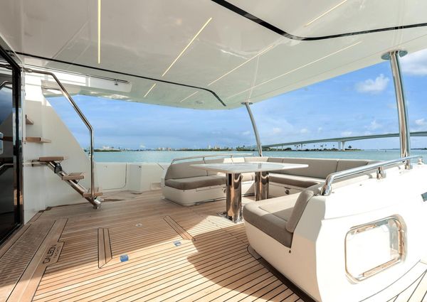 Galeon 800 Fly image