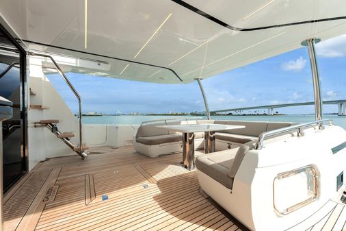 Galeon 800 Fly image