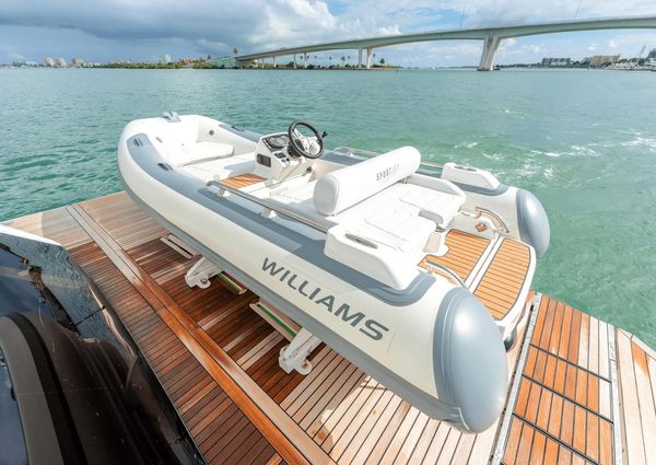 Galeon 800 Fly image