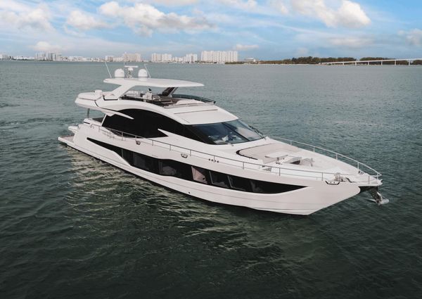 Galeon 800 Fly image