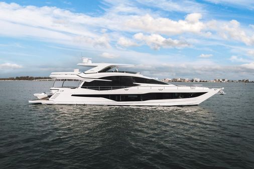 Galeon 800 Fly image