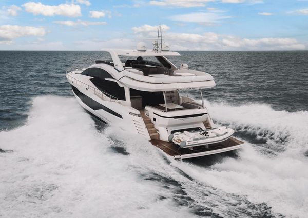 Galeon 800 Fly image