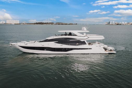 Galeon 800 Fly image