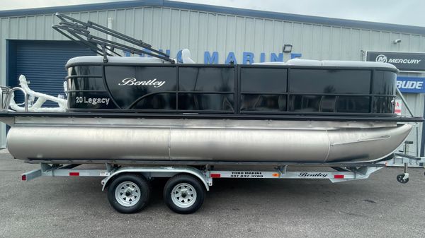Bentley Pontoons 203 Navigator Legacy