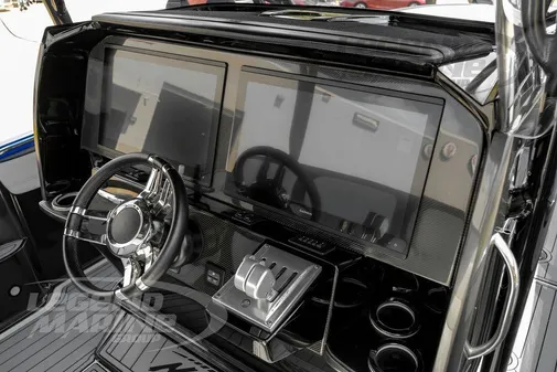 Nor-Tech 390 Sport Center Console image