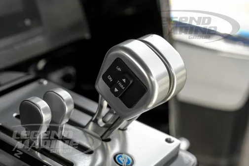 Nor-Tech 390 Sport Center Console image