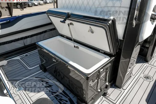 Nor-Tech 390 Sport Center Console image