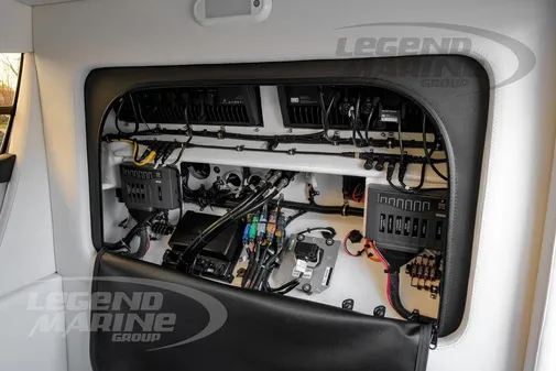 Nor-Tech 390 Sport Center Console image