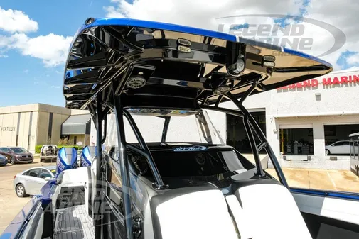 Nor-Tech 390 Sport Center Console image