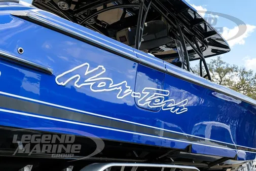 Nor-Tech 390 Sport Center Console image