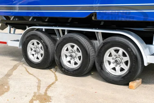 Nor-Tech 390 Sport Center Console image