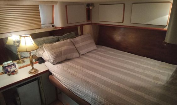 Sea-ray 380-AFT-CABIN image