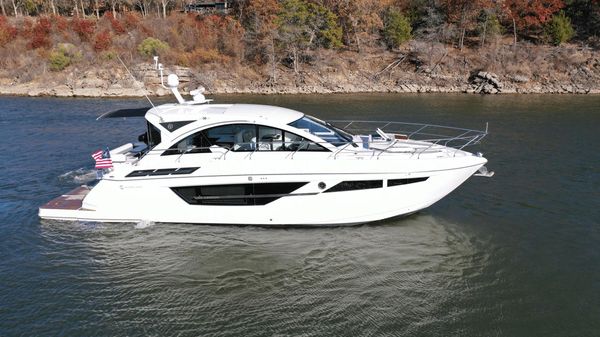 Cruisers Yachts 50 Cantius