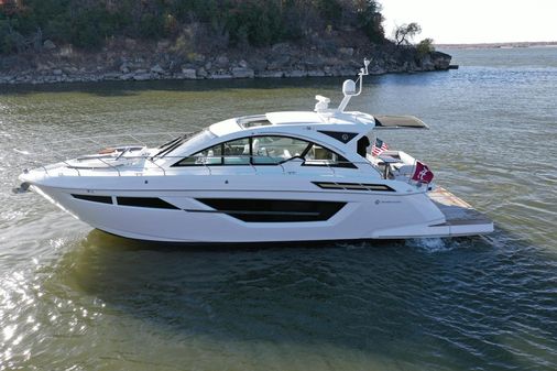 Cruisers Yachts 50 Cantius image