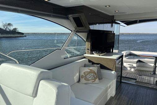 Cruisers Yachts 50 Cantius image