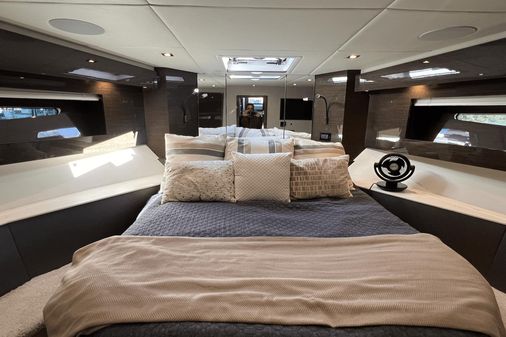 Cruisers Yachts 50 Cantius image