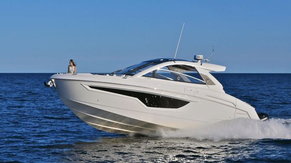 Cruisers Yachts 42 GLS 