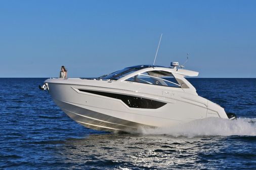 Cruisers Yachts 42 GLS image