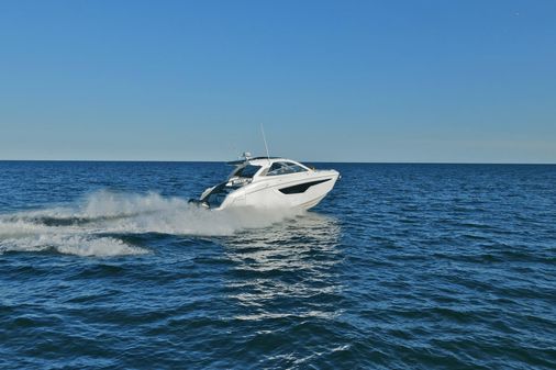 Cruisers Yachts 42 GLS image