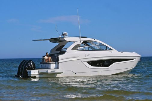 Cruisers Yachts 42 GLS image