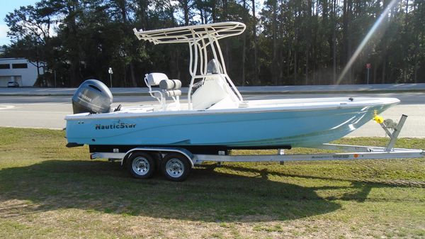 NauticStar 227XTS 