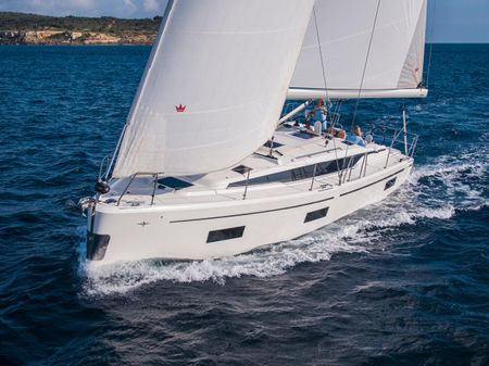 Bavaria C42 image