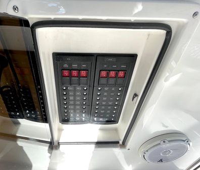 Intrepid 430 Sport Yacht image