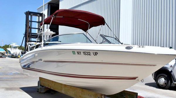 Sea Ray 210 Bow Rider 