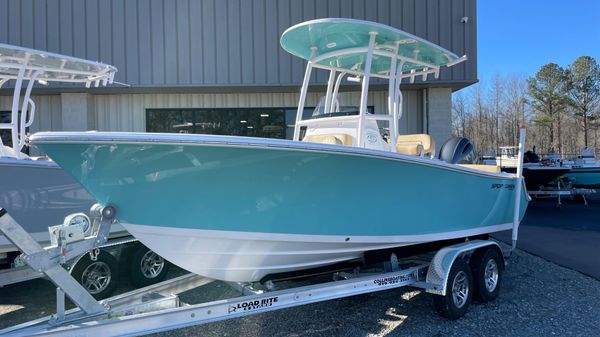 Sportsman Heritage 211 Center Console