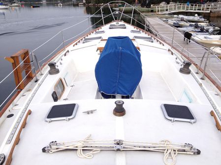 Islander Freeport Center Cockpit 36 image