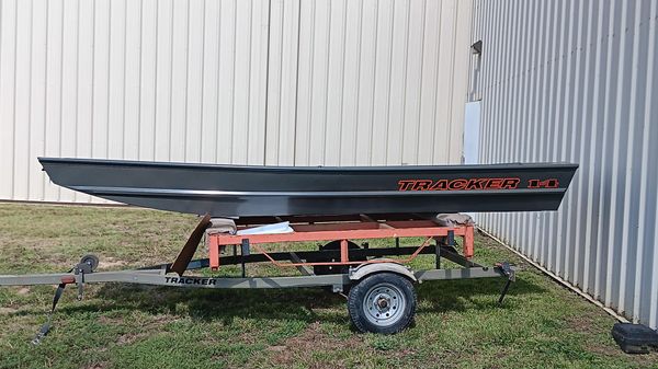 Tracker Grizzly 1436 Utility 