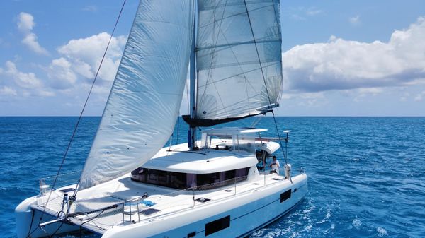 Lagoon 42