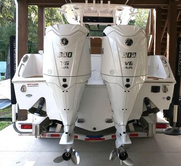 Sea Hunt Gamefish 30 Forward Seating image