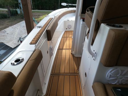 Sea Hunt Gamefish 30 Forward Seating image