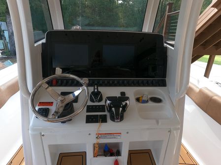 Sea Hunt Gamefish 30 Forward Seating image