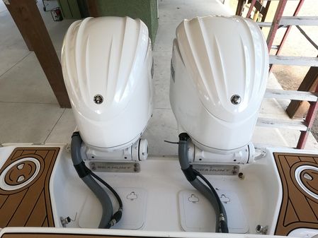 Sea Hunt Gamefish 30 Forward Seating image