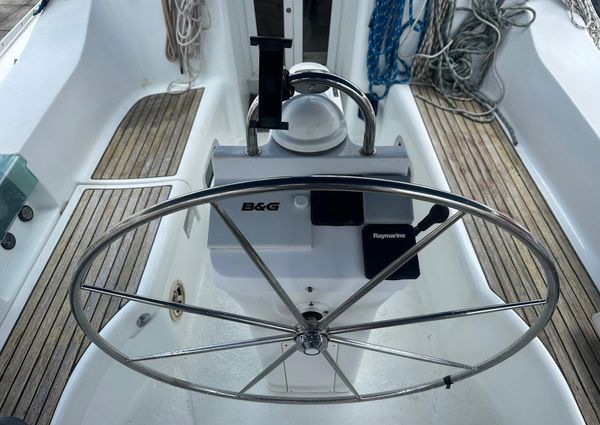 Beneteau 393 image