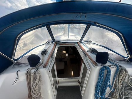 Beneteau 393 image