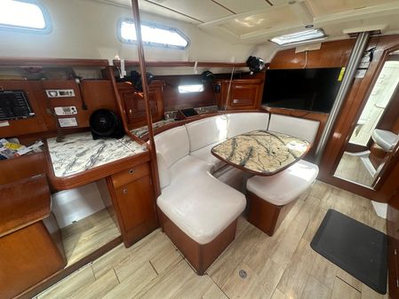 Beneteau 393 image