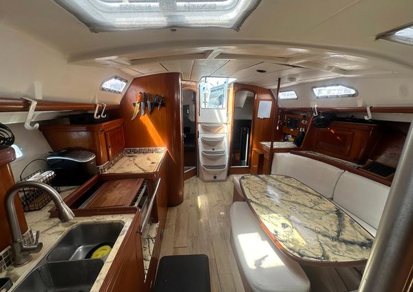 Beneteau 393 image