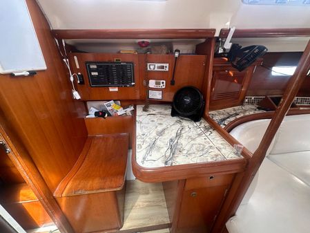 Beneteau 393 image