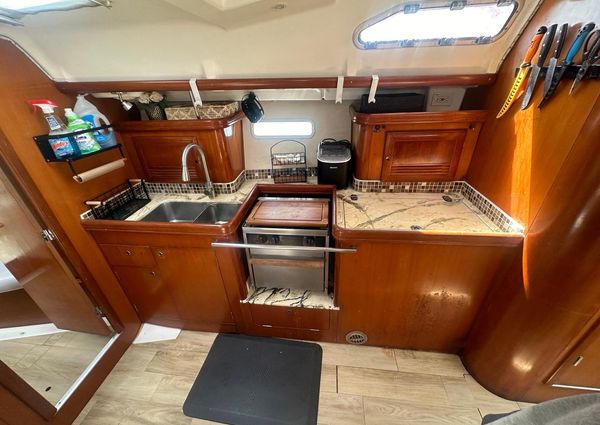 Beneteau 393 image